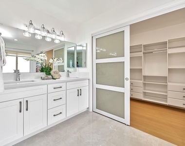 646 N Sierra Bonita Avenue - Photo Thumbnail 39