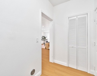 646 N Sierra Bonita Avenue - Photo Thumbnail 25