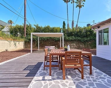 646 N Sierra Bonita Avenue - Photo Thumbnail 61