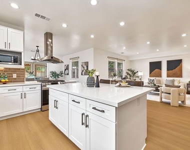646 N Sierra Bonita Avenue - Photo Thumbnail 14