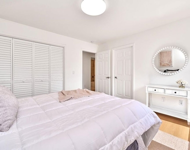 646 N Sierra Bonita Avenue - Photo Thumbnail 54