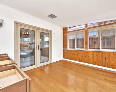 646 N Sierra Bonita Avenue - Photo Thumbnail 23