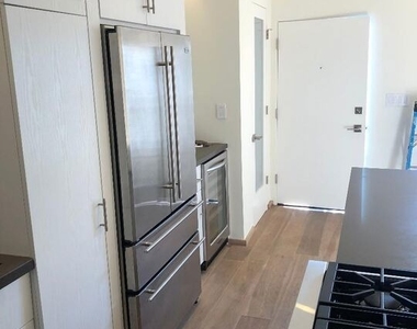 2721 2nd Street - Photo Thumbnail 4