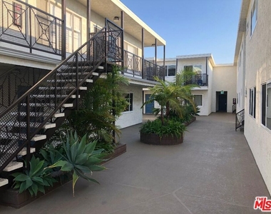 2721 2nd Street - Photo Thumbnail 11