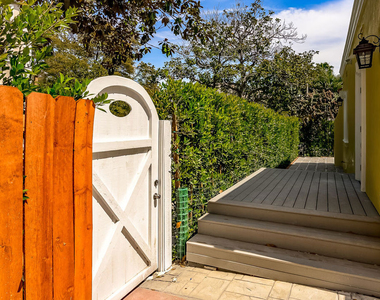 257 N La Peer Drive - Photo Thumbnail 45