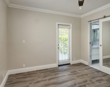 257 N La Peer Drive - Photo Thumbnail 41