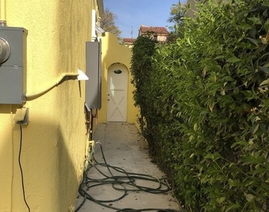 257 N La Peer Drive - Photo Thumbnail 53