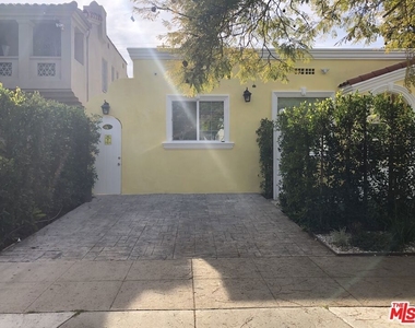 257 N La Peer Drive - Photo Thumbnail 5