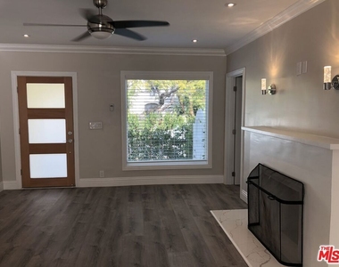257 N La Peer Drive - Photo Thumbnail 19