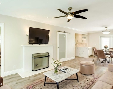 257 N La Peer Drive - Photo Thumbnail 14