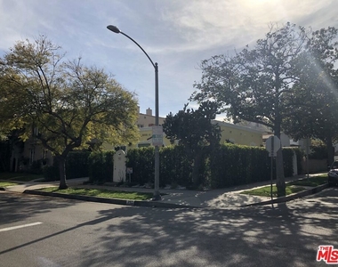 257 N La Peer Drive - Photo Thumbnail 3