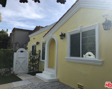 257 N La Peer Drive - Photo Thumbnail 10