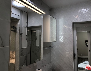 257 N La Peer Drive - Photo Thumbnail 39