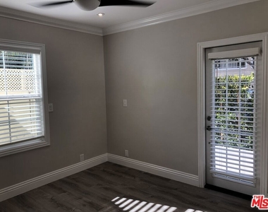 257 N La Peer Drive - Photo Thumbnail 44