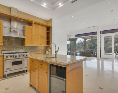 10557 Rocca Place - Photo Thumbnail 17