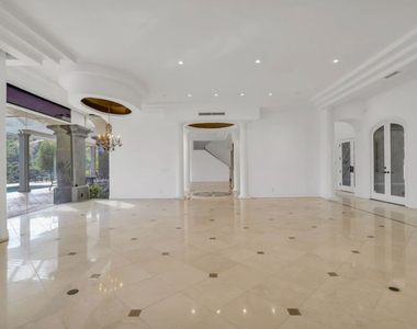 10557 Rocca Place - Photo Thumbnail 8