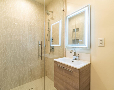 1262 N Sweetzer Avenue - Photo Thumbnail 11