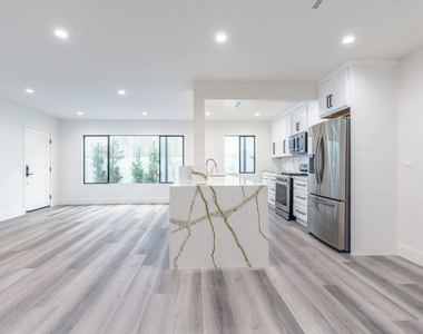 1262 N Sweetzer Avenue - Photo Thumbnail 9