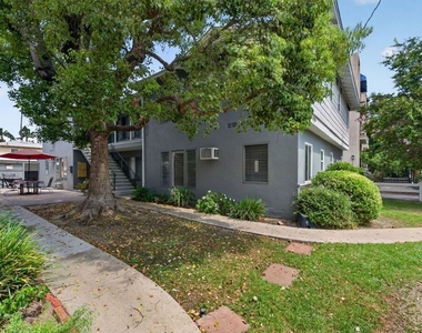 13553 Moorpark Street - Photo Thumbnail 4