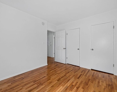 13553 Moorpark Street - Photo Thumbnail 27