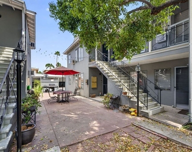 13553 Moorpark Street - Photo Thumbnail 29