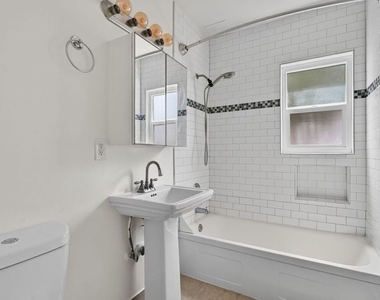 13553 Moorpark Street - Photo Thumbnail 23