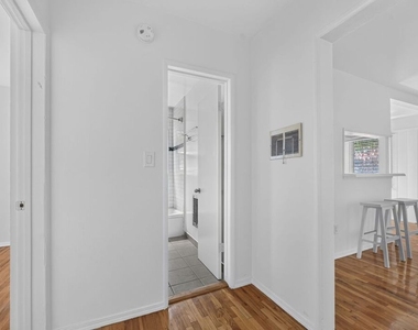 13553 Moorpark Street - Photo Thumbnail 17