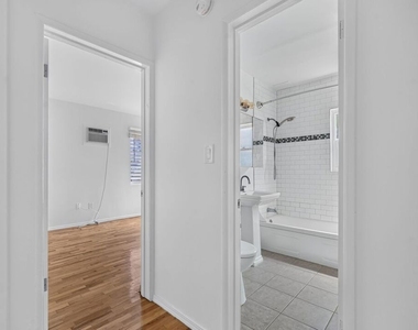 13553 Moorpark Street - Photo Thumbnail 22