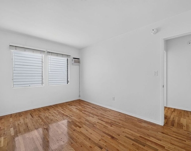 13553 Moorpark Street - Photo Thumbnail 20