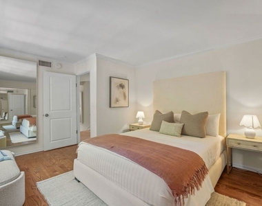 6609 Whitley Terrace - Photo Thumbnail 20