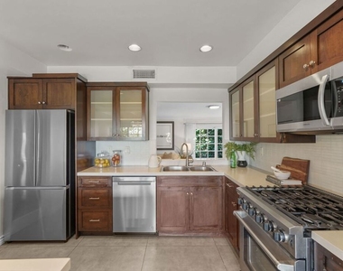 6609 Whitley Terrace - Photo Thumbnail 9