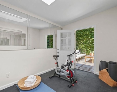 6609 Whitley Terrace - Photo Thumbnail 16