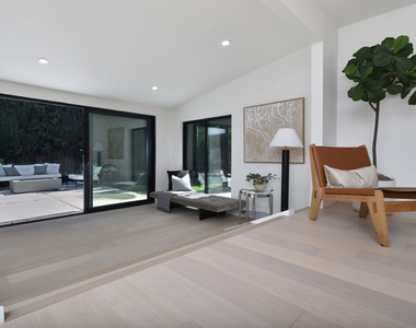 15431 Milbank Street - Photo Thumbnail 5