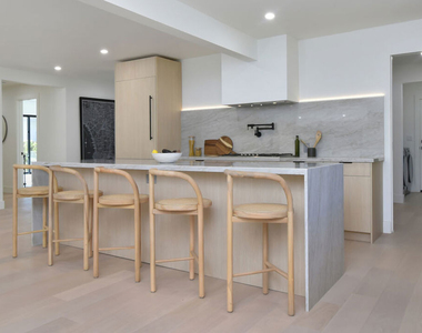15431 Milbank Street - Photo Thumbnail 21