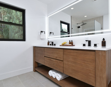 15431 Milbank Street - Photo Thumbnail 45