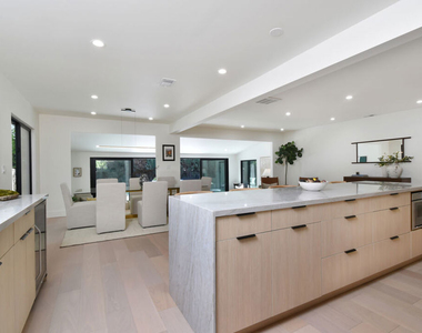 15431 Milbank Street - Photo Thumbnail 17
