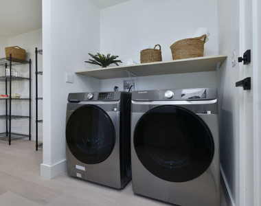 15431 Milbank Street - Photo Thumbnail 27