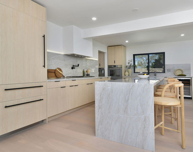 15431 Milbank Street - Photo Thumbnail 22