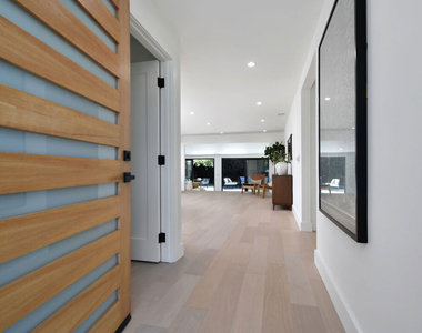 15431 Milbank Street - Photo Thumbnail 3