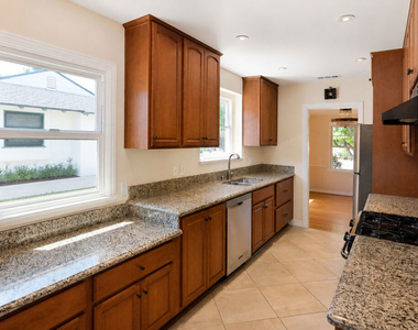 13134 Hartsook Street - Photo Thumbnail 10