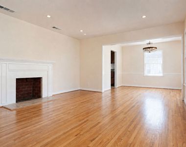 13134 Hartsook Street - Photo Thumbnail 3