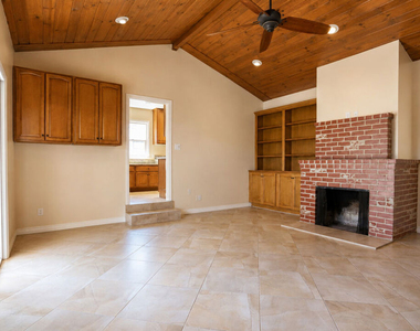 13134 Hartsook Street - Photo Thumbnail 12