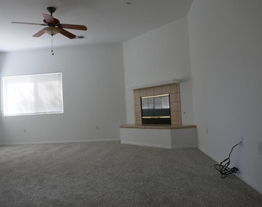 11874 Gardena Lane - Photo Thumbnail 4