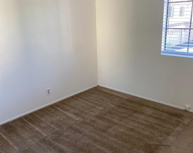7608 Palmilla Dr - Photo Thumbnail 13