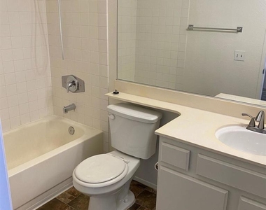 7608 Palmilla Dr - Photo Thumbnail 16