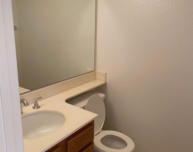 7608 Palmilla Dr - Photo Thumbnail 6