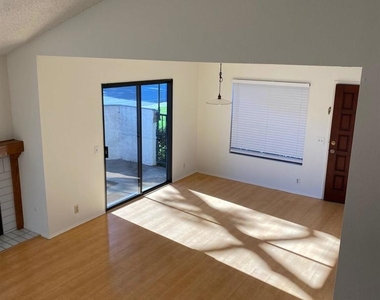 7608 Palmilla Dr - Photo Thumbnail 10
