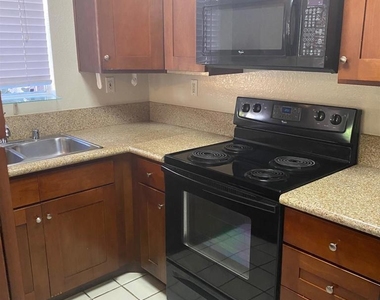 11353 Avenida De Los Lobos - Photo Thumbnail 5