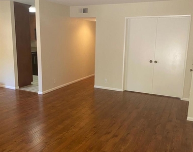 11353 Avenida De Los Lobos - Photo Thumbnail 4