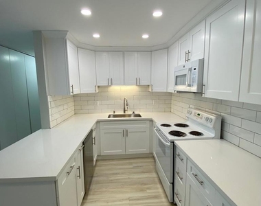 2510 Torrey Pines Rd - Photo Thumbnail 8